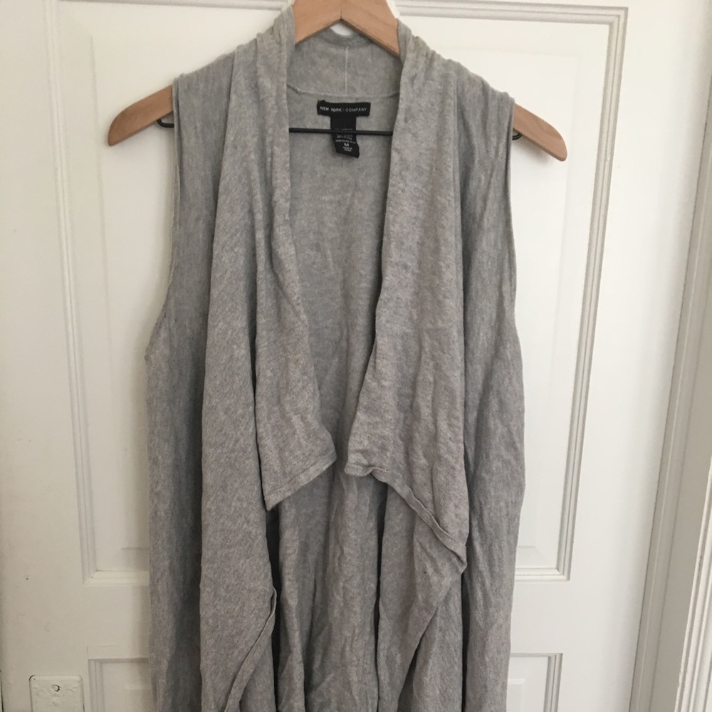New York & Company Heather grey flowy vest